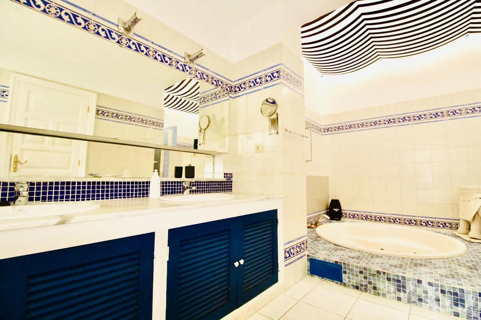 Luxury Villa Alfred Puerto del Carmen  Španělsko